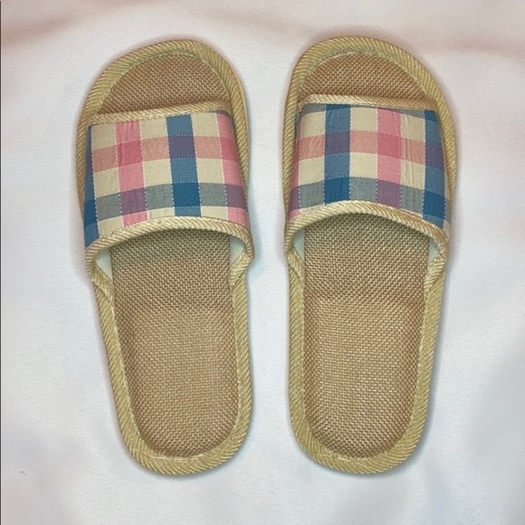 GINGHAM SLIPPERS ✨✨✨ - Picture 1 of 5